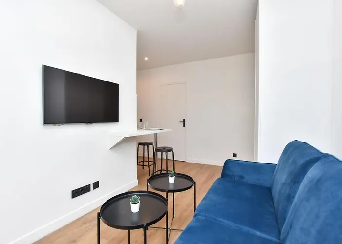 Renovated 2Bd Apartment In Parc Belleville
