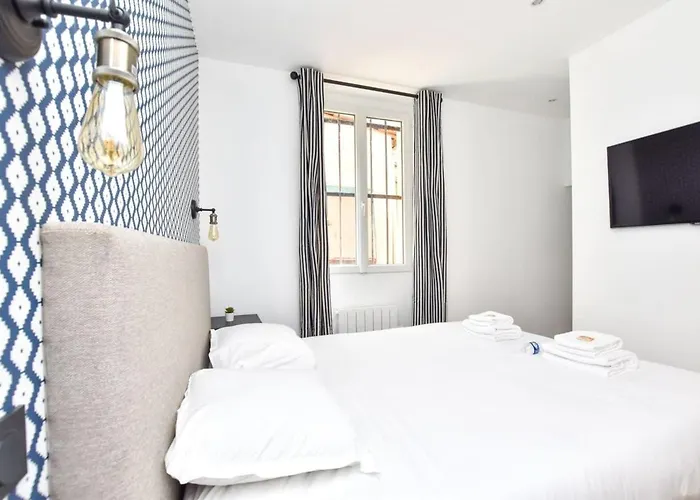 Renovated 2Bd Apartment In Parc Belleville